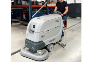 Máquina de limpieza Bhior. Fregadora con conductor a pie.